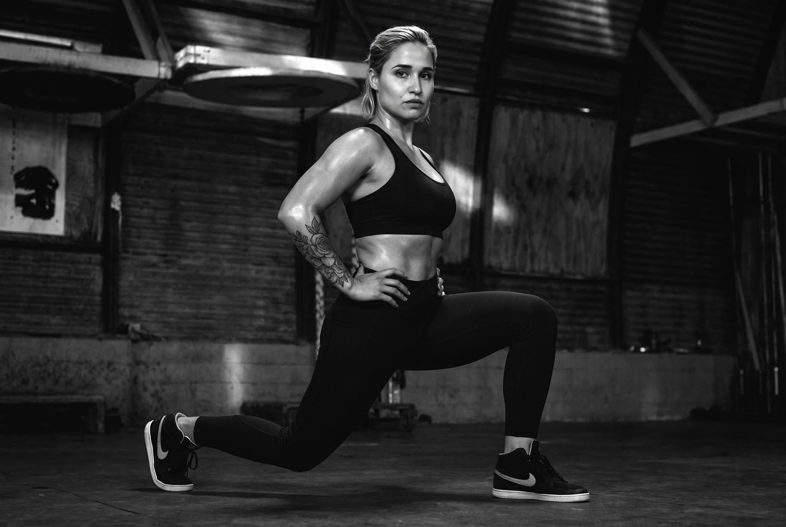 Lunge — exercise demonstration